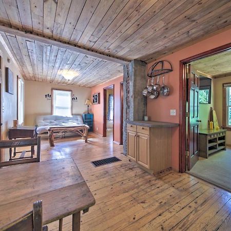 Pet-Friendly Cottage With Fire Pit - 3 Mi To Siu! 카번데일 외부 사진
