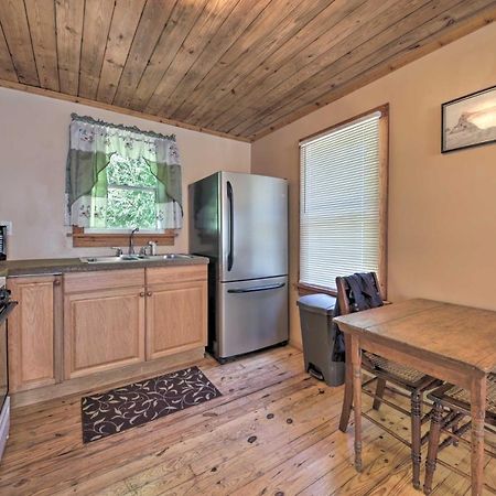 Pet-Friendly Cottage With Fire Pit - 3 Mi To Siu! 카번데일 외부 사진