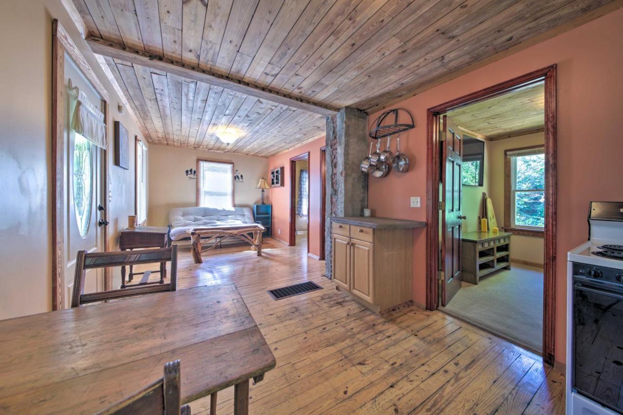 Pet-Friendly Cottage With Fire Pit - 3 Mi To Siu! 카번데일 외부 사진