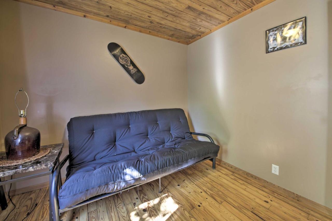 Pet-Friendly Cottage With Fire Pit - 3 Mi To Siu! 카번데일 외부 사진