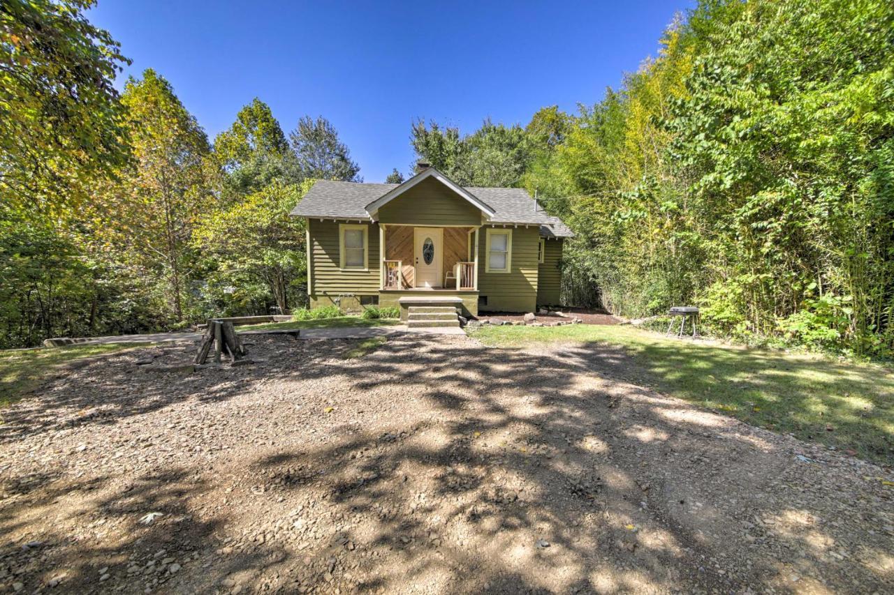 Pet-Friendly Cottage With Fire Pit - 3 Mi To Siu! 카번데일 외부 사진