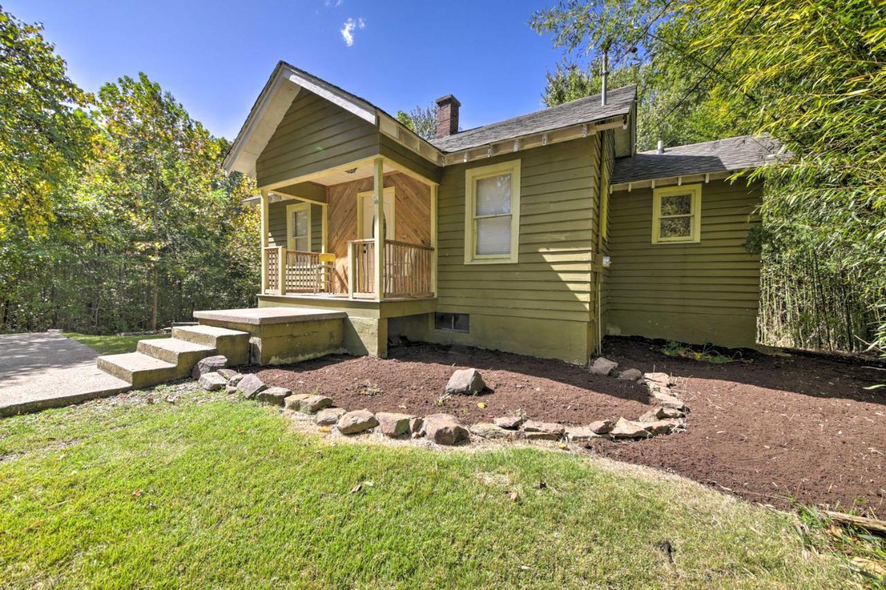 Pet-Friendly Cottage With Fire Pit - 3 Mi To Siu! 카번데일 외부 사진
