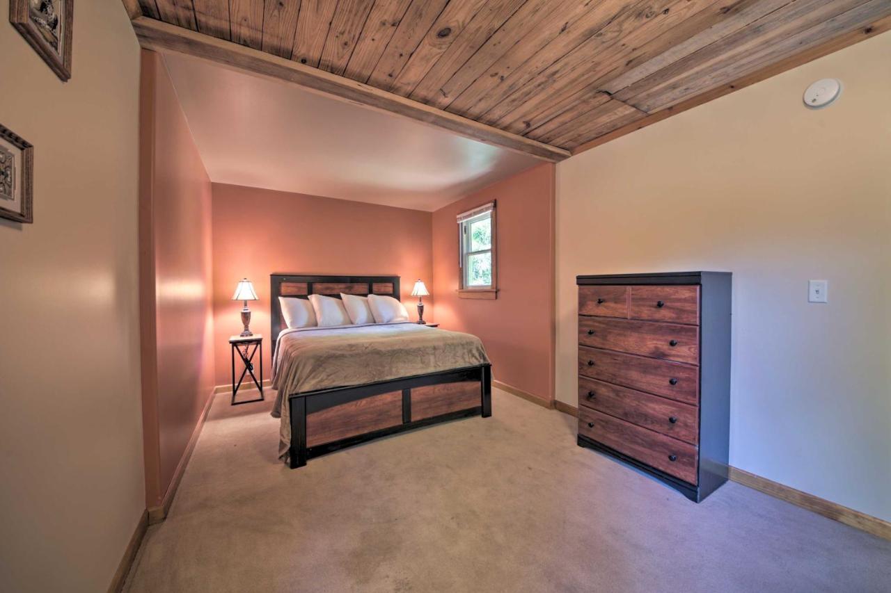Pet-Friendly Cottage With Fire Pit - 3 Mi To Siu! 카번데일 외부 사진