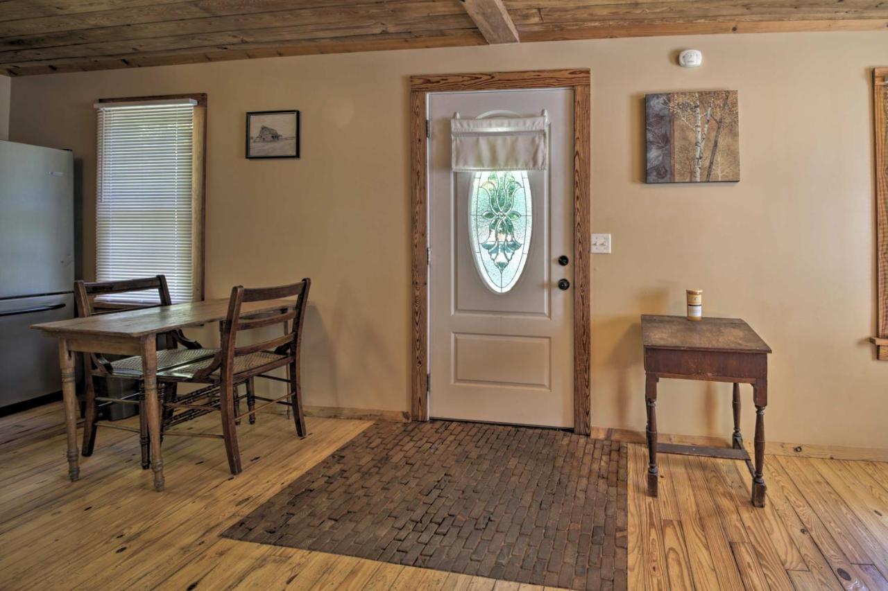 Pet-Friendly Cottage With Fire Pit - 3 Mi To Siu! 카번데일 외부 사진