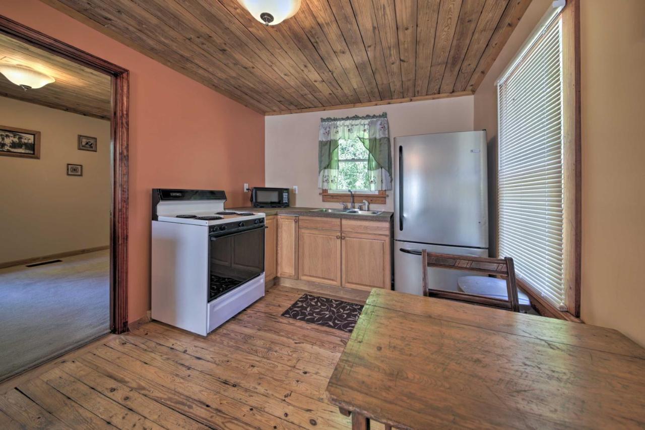 Pet-Friendly Cottage With Fire Pit - 3 Mi To Siu! 카번데일 외부 사진